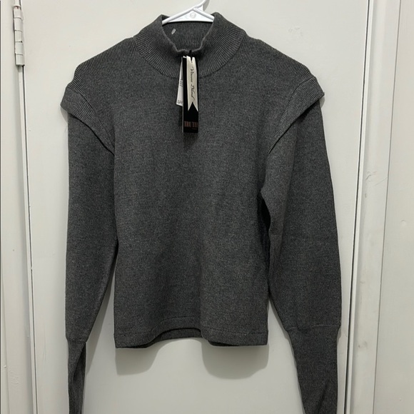 Gray Sweater - Picture 1 of 3